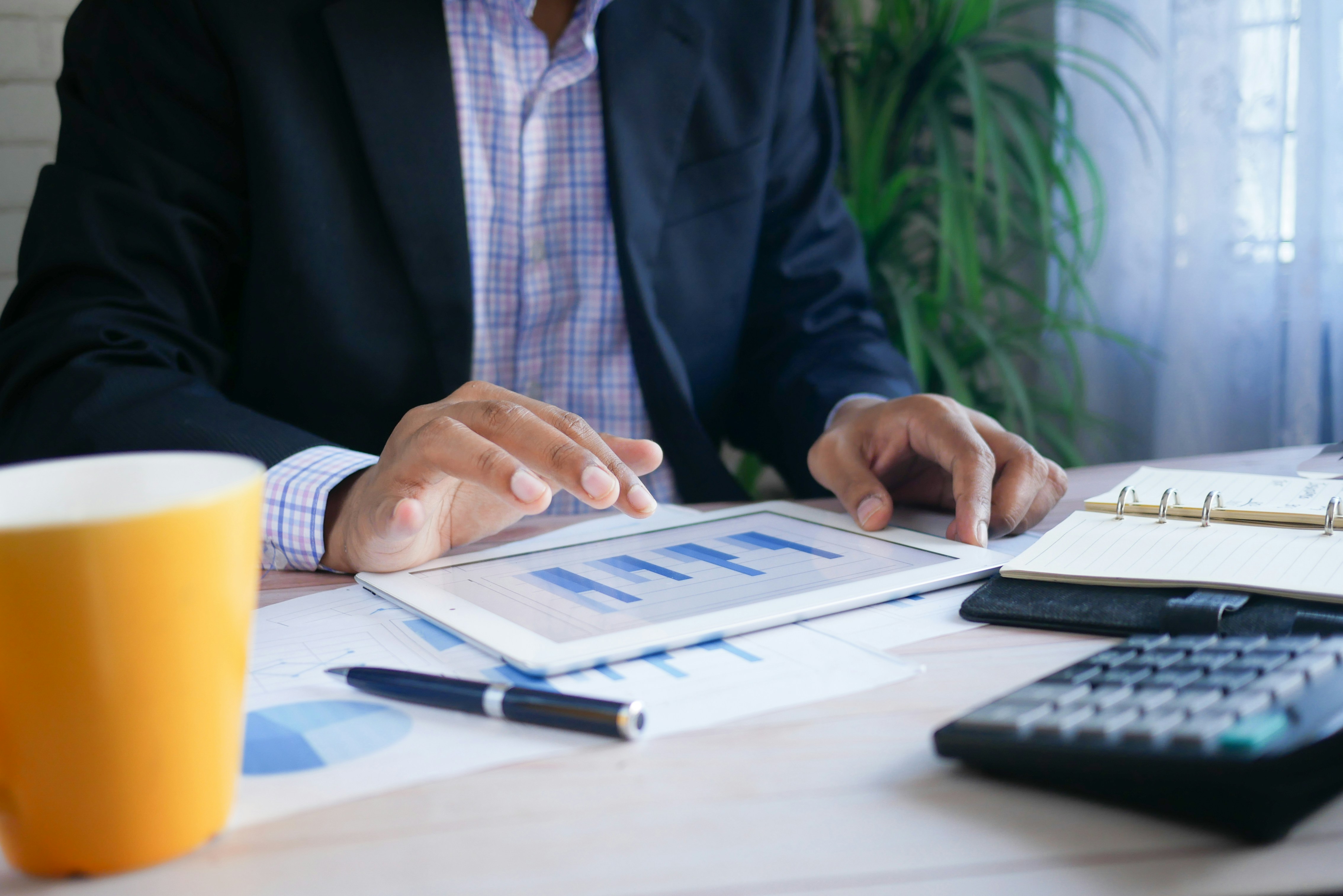 LLC vs. S-Corp for Freelancers: When the Switch Actually Pays Off